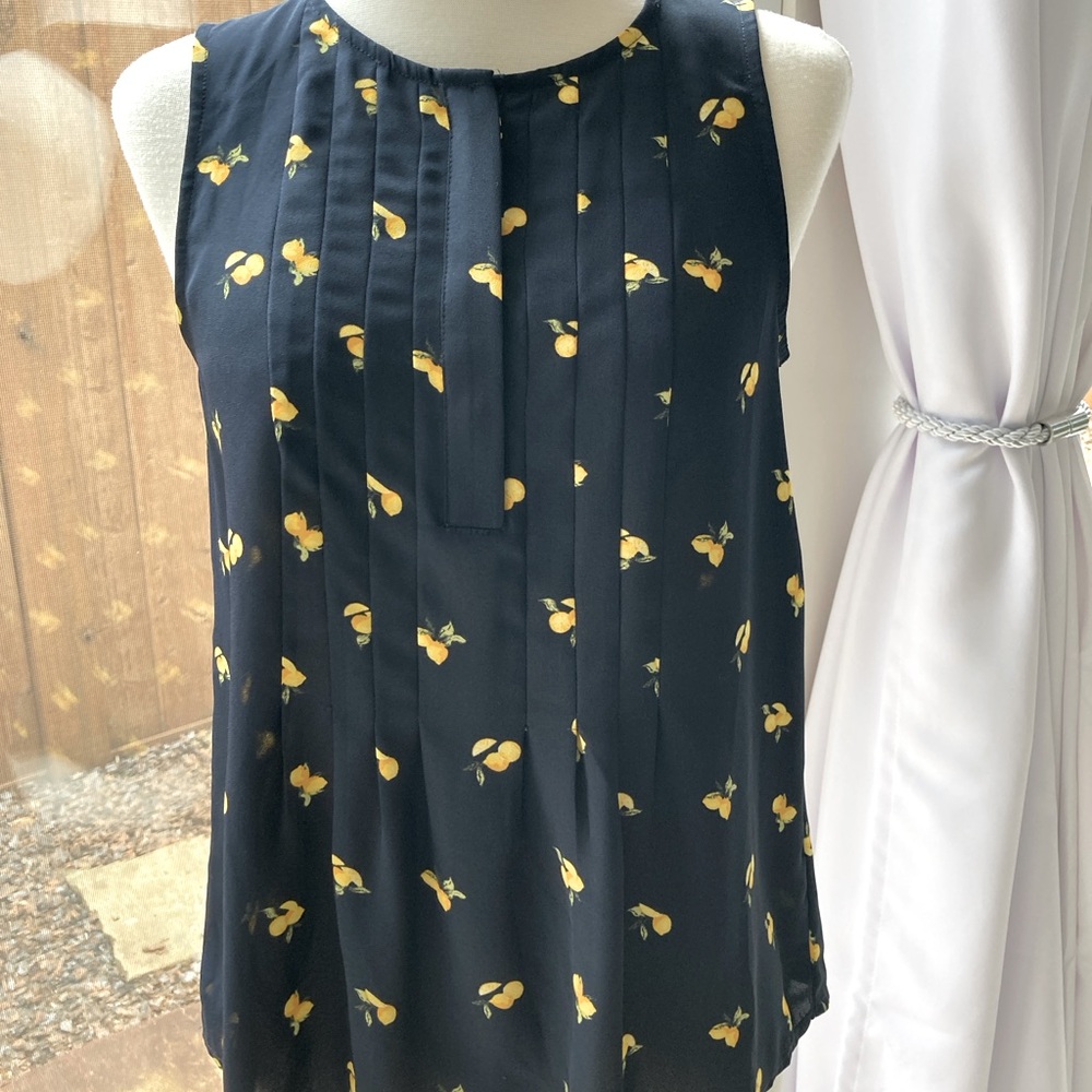 Banana Republic Blue and Yellow Sleeveless Blouse with Pleated Design